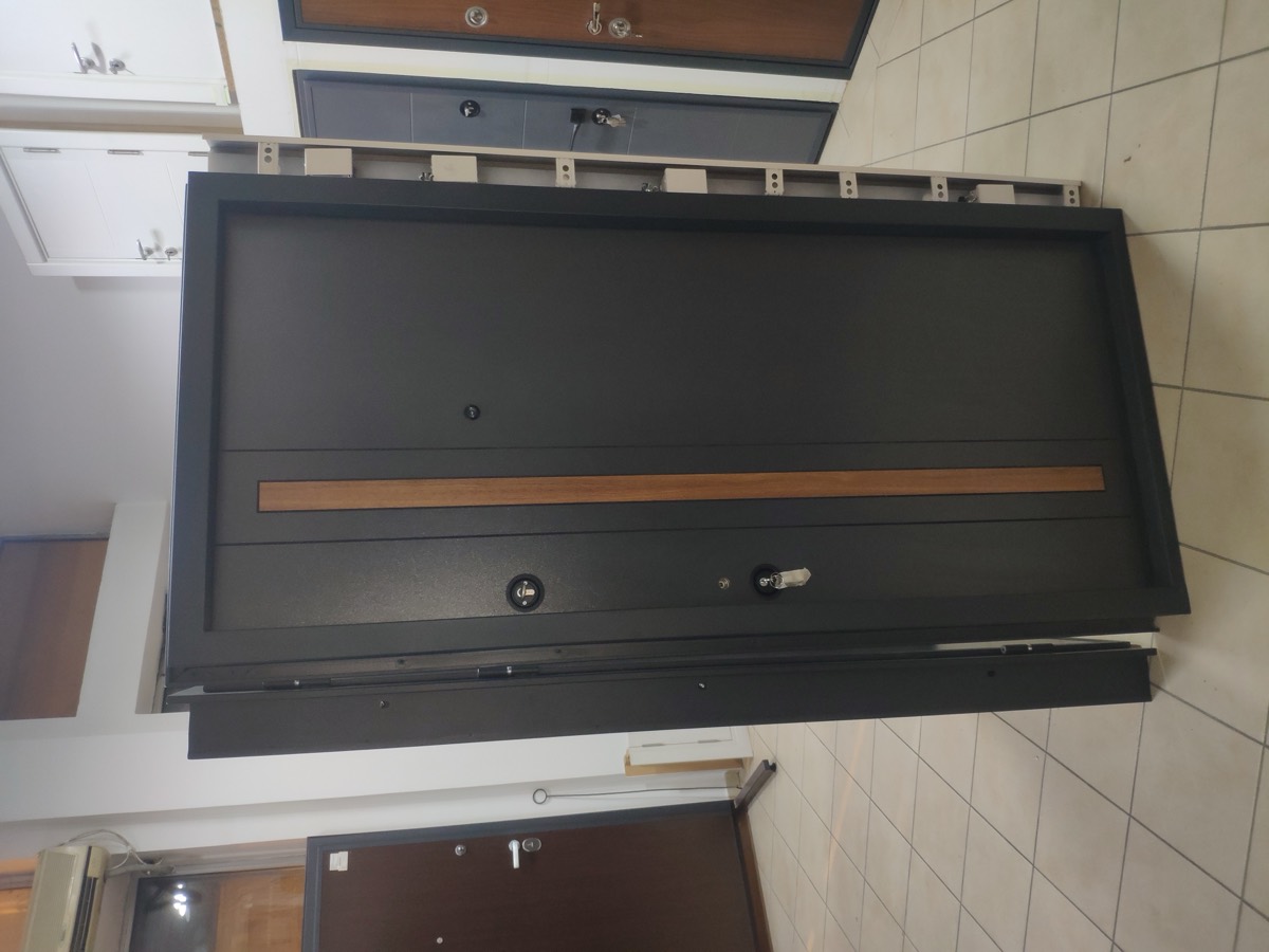 Sigurnosna vrata Antracit sa drvenom trakom
